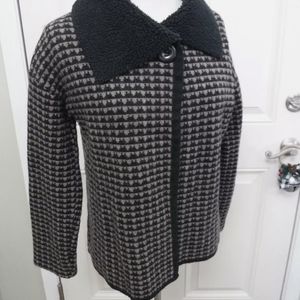 A. IDA  cardigan
